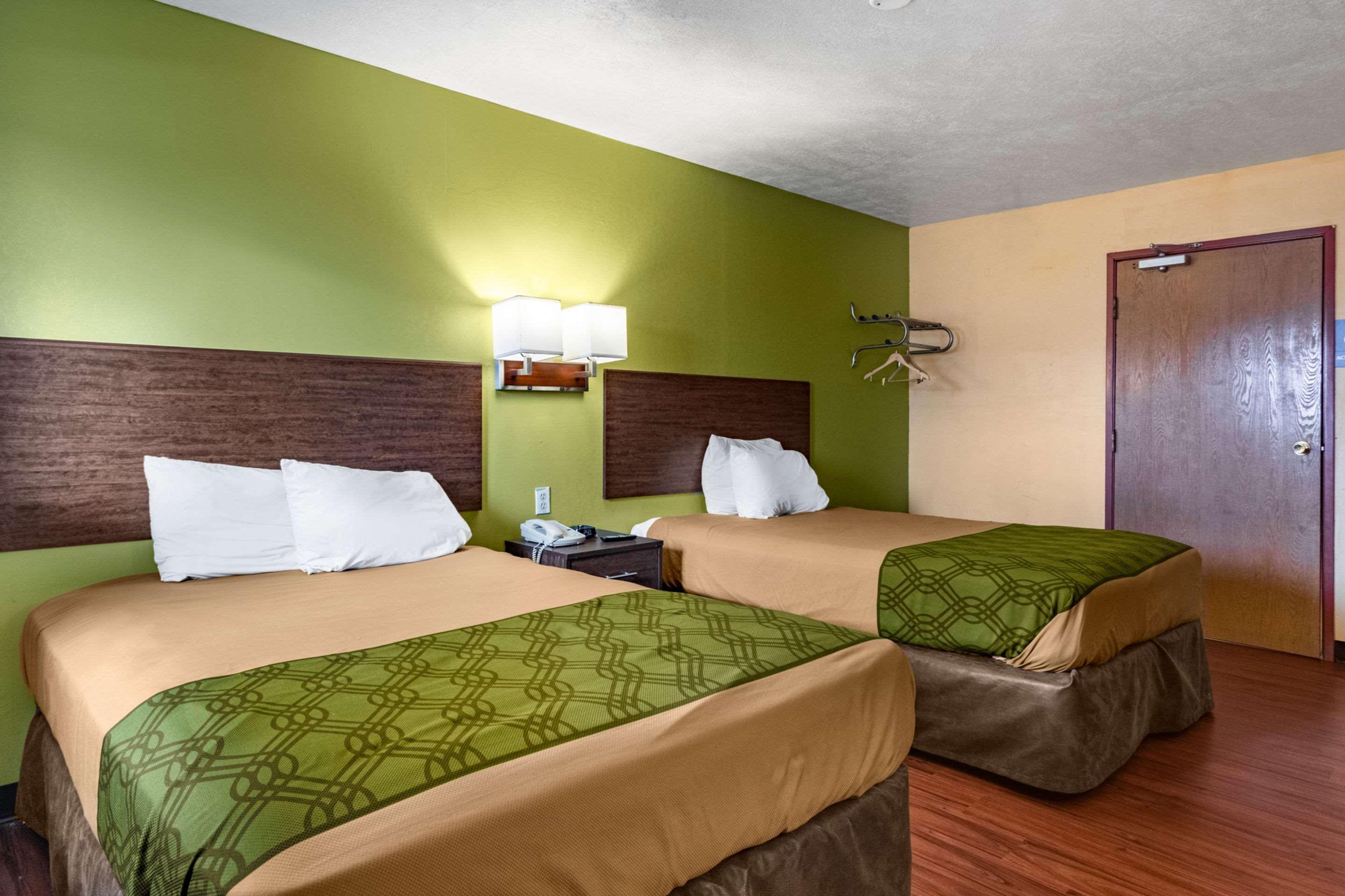 Econo Lodge Kent Exterior photo