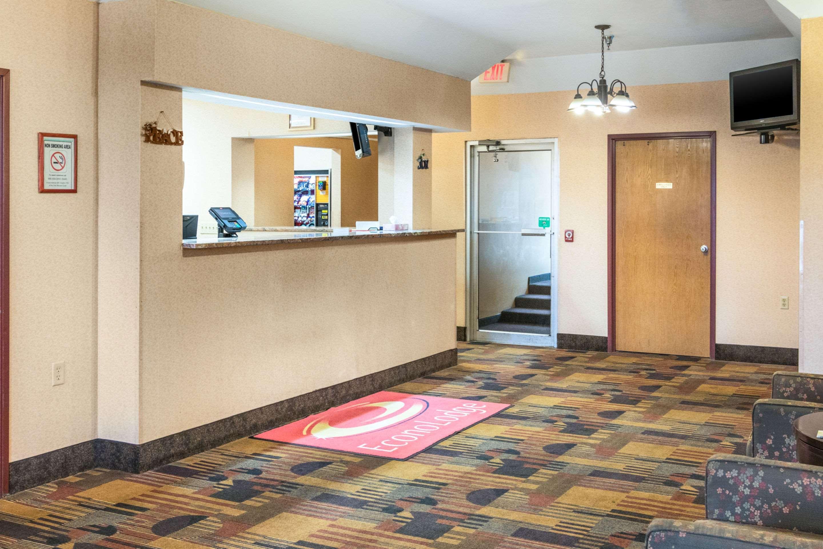 Econo Lodge Kent Exterior photo