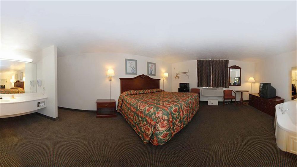 Econo Lodge Kent Exterior photo