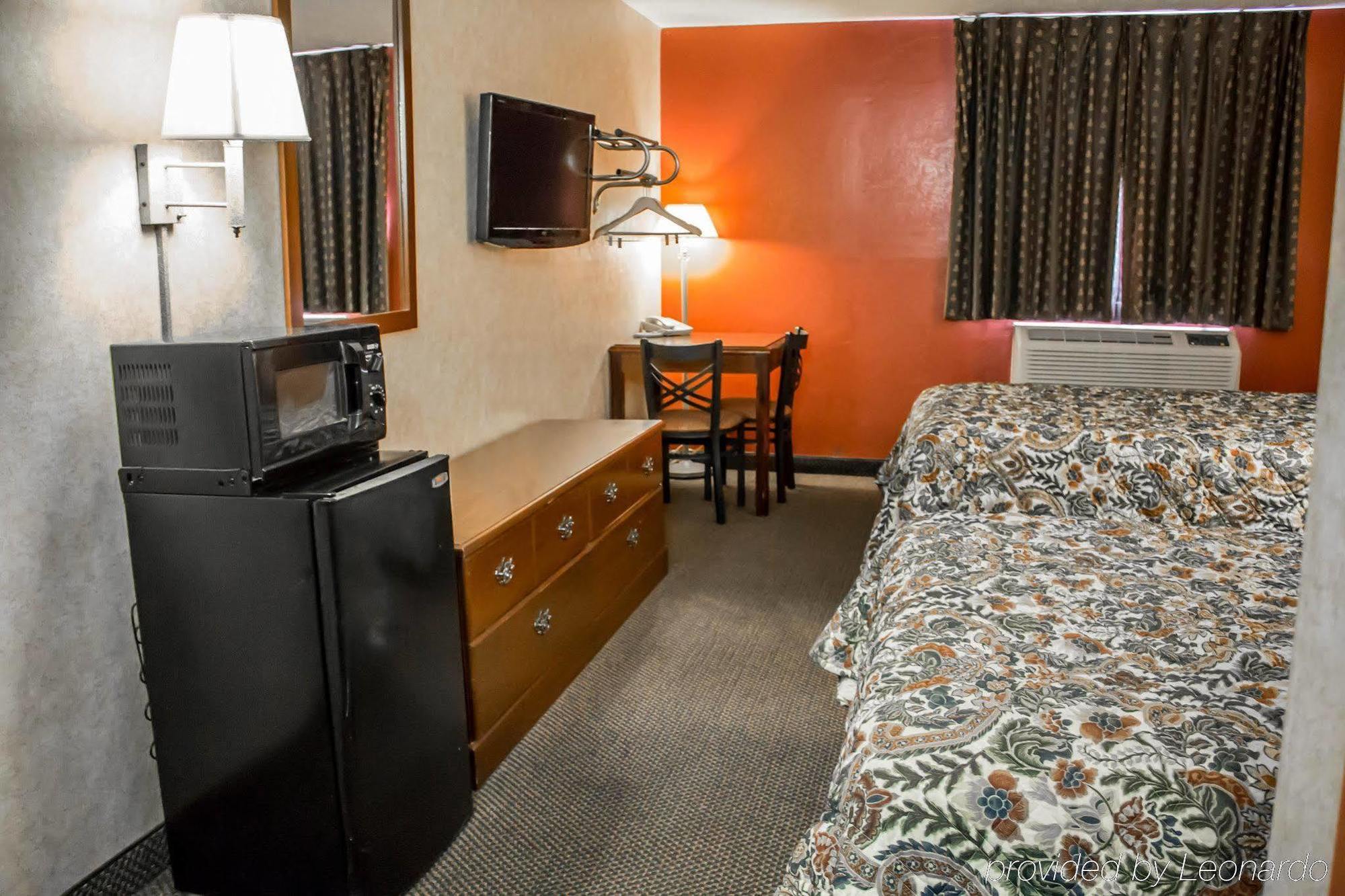 Econo Lodge Kent Exterior photo