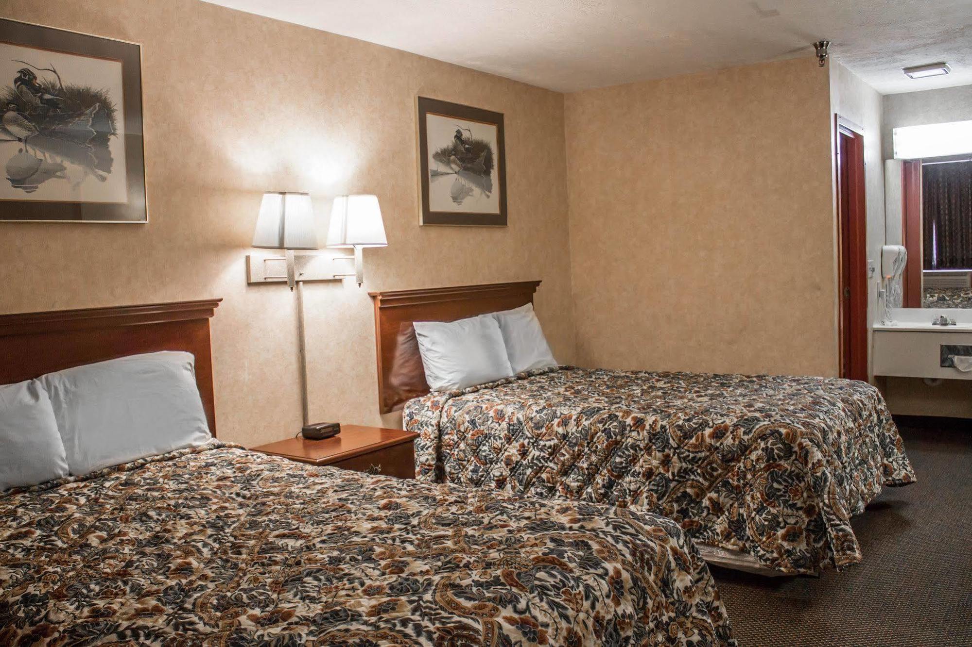 Econo Lodge Kent Exterior photo