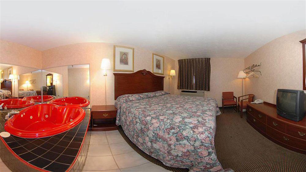 Econo Lodge Kent Exterior photo