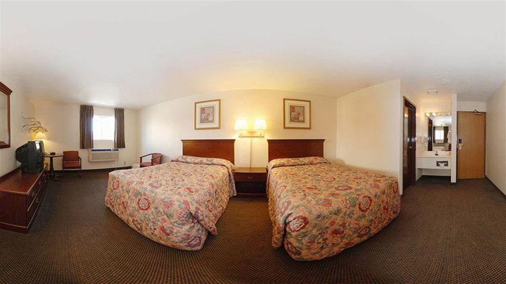 Econo Lodge Kent Exterior photo